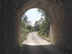 photographie prise le long de l'
			EuroVelo 8: suite de trois tunnels entre Lorgues et Flayosc dans le var