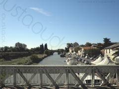 picture taken along the EuroVelo 8 & EuroVelo 17 (V60B): canal du Rhône à Sête (the canal that links the Rhône river to Sête) heading south at Saint-Gilles 30800, France
