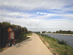 picture taken along the EuroVelo 8 & EuroVelo 17 (V60B): Tourradons bridge