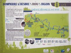 photographie prise le long de l'
			EuroVelo 6: panneau explicatif de La Loire à Vélo entre Dompierre-sur-Besbre,Diou et Digoin